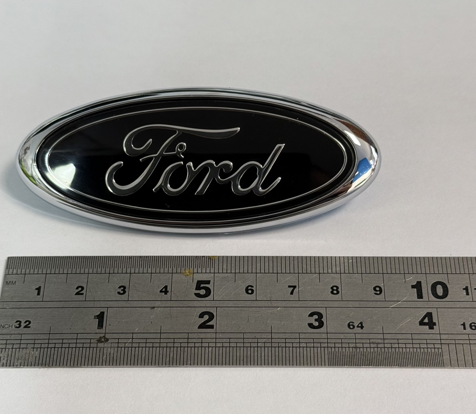 94-04 Ford Trunk Emblem Black